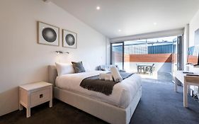 Studio Apartment - 5 Minutes To Hobart Cbd - Free Parking - Free Wifi